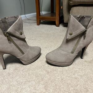 Stylish Taupe Ankle Boots with Zipper Accents